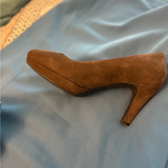 CLARKS INDIGO Taupe/brown Genuine Leather Suede Pumps High Heels Neutral size 7 - Picture 12 of 12